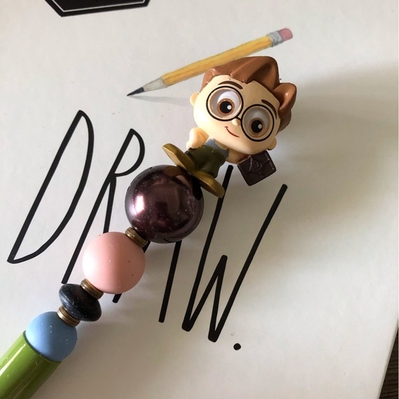 Disney Doorables: Atlantis: Milo James Thatch handmade beaded pen - Picture 1 of 2